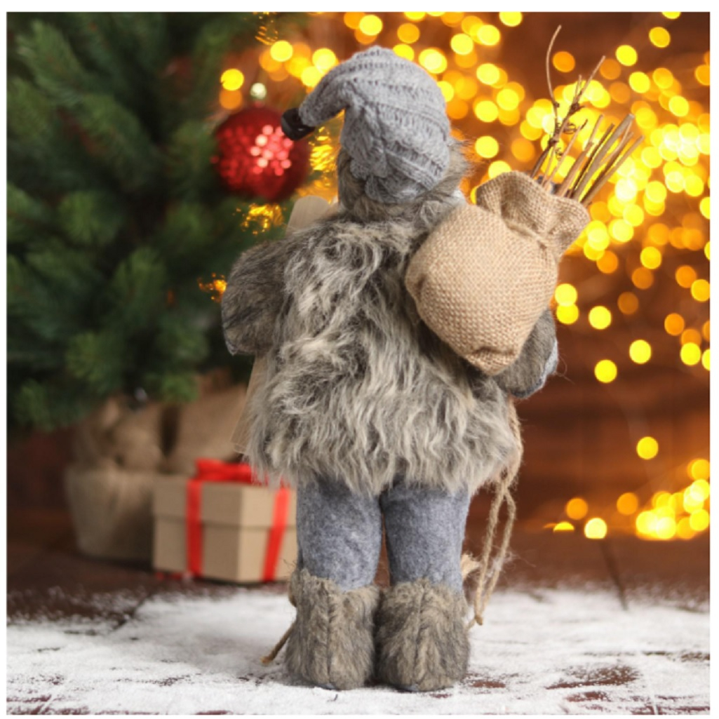 Фигура декоративная Зимнее волшебство 5036023, под ёлку, Дед Мороз в сером костюме с лыжами, 30 см