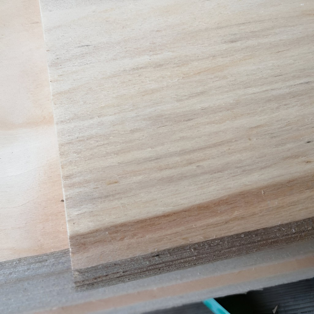 Фанера строительная ФК, сорт 4/4, береза 8х1525x1525 мм, для внутренних работ