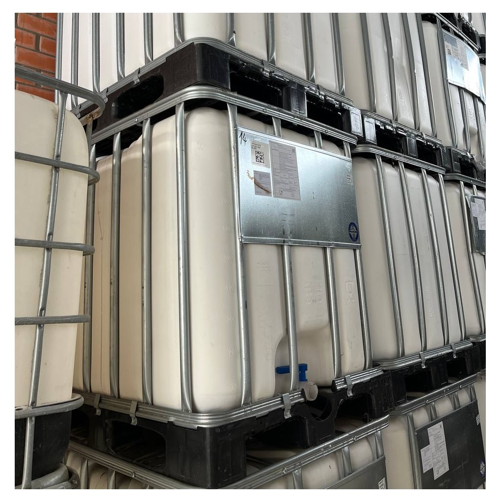 Куб 1000 литров пластиковый для технической воды, в металлической обрешетке на поддоне