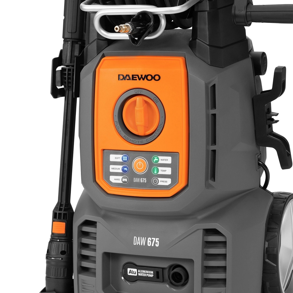 Мойка высокого давления Daewoo Full Control DAW 675, 2.6 кВт, 200 бар, 10.3 л/мин, щеточный двигатель
