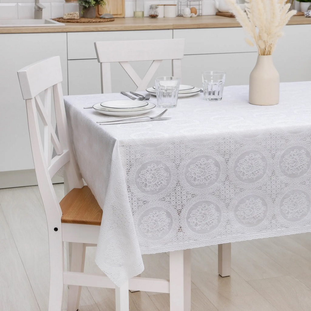 Клеенка на стол ажурная Top Lace, ширина 137 см, толщина 0.2 мм, цвет белый