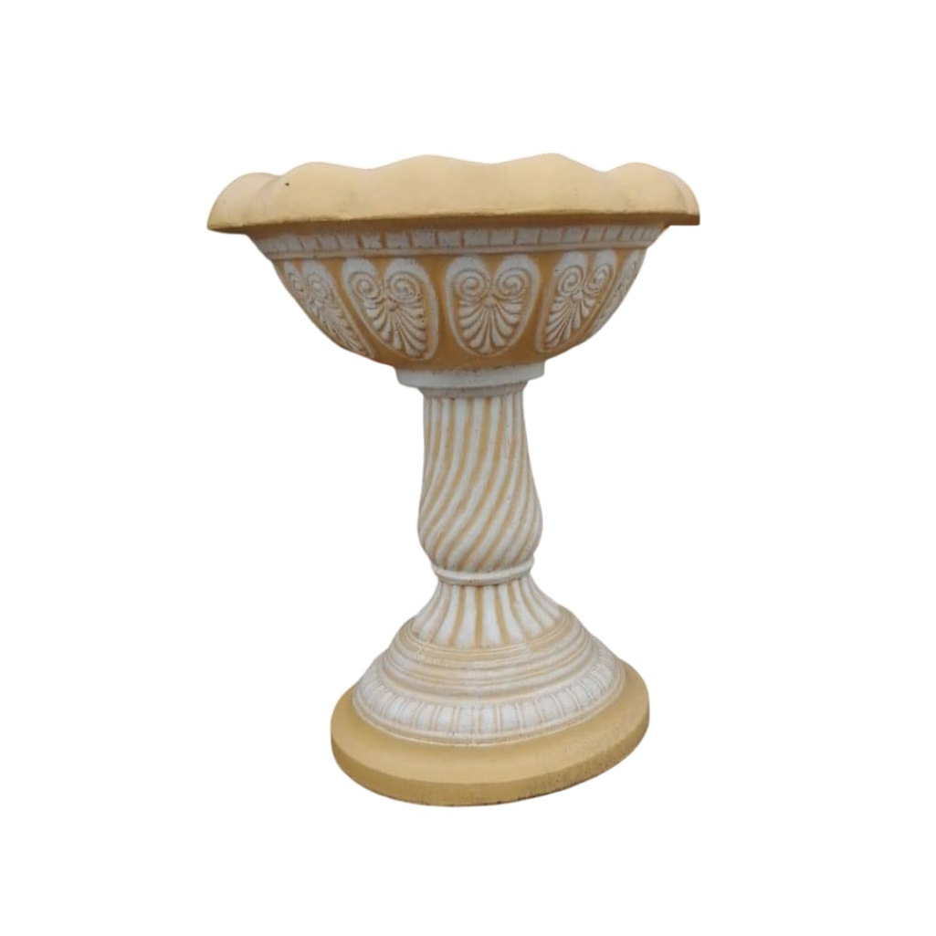 Ваза садовая Высокая, на витой ножке, бетонная, белые вензеля