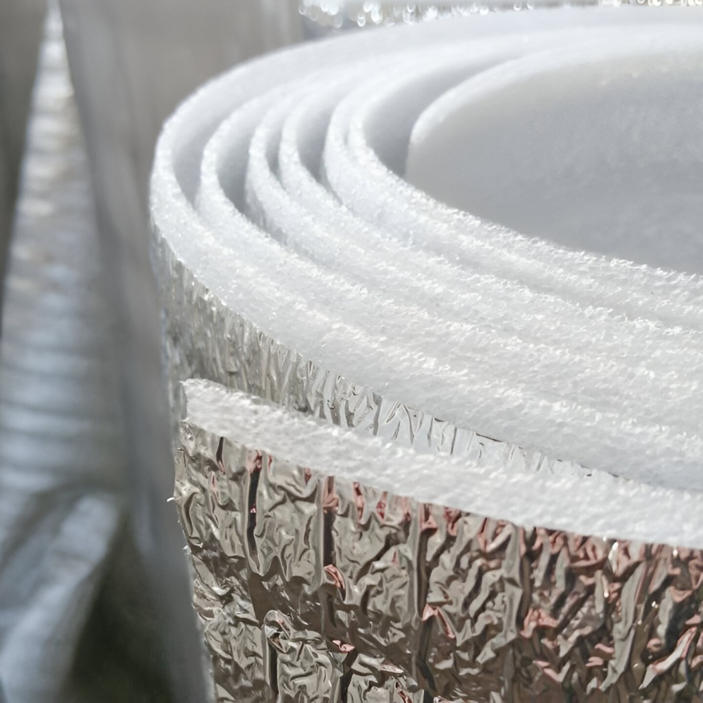 Утеплитель Тепофол А фольга, вспененный полиэтилен 3 мм, ширина 1050 мм, на отрез от 1 п.м