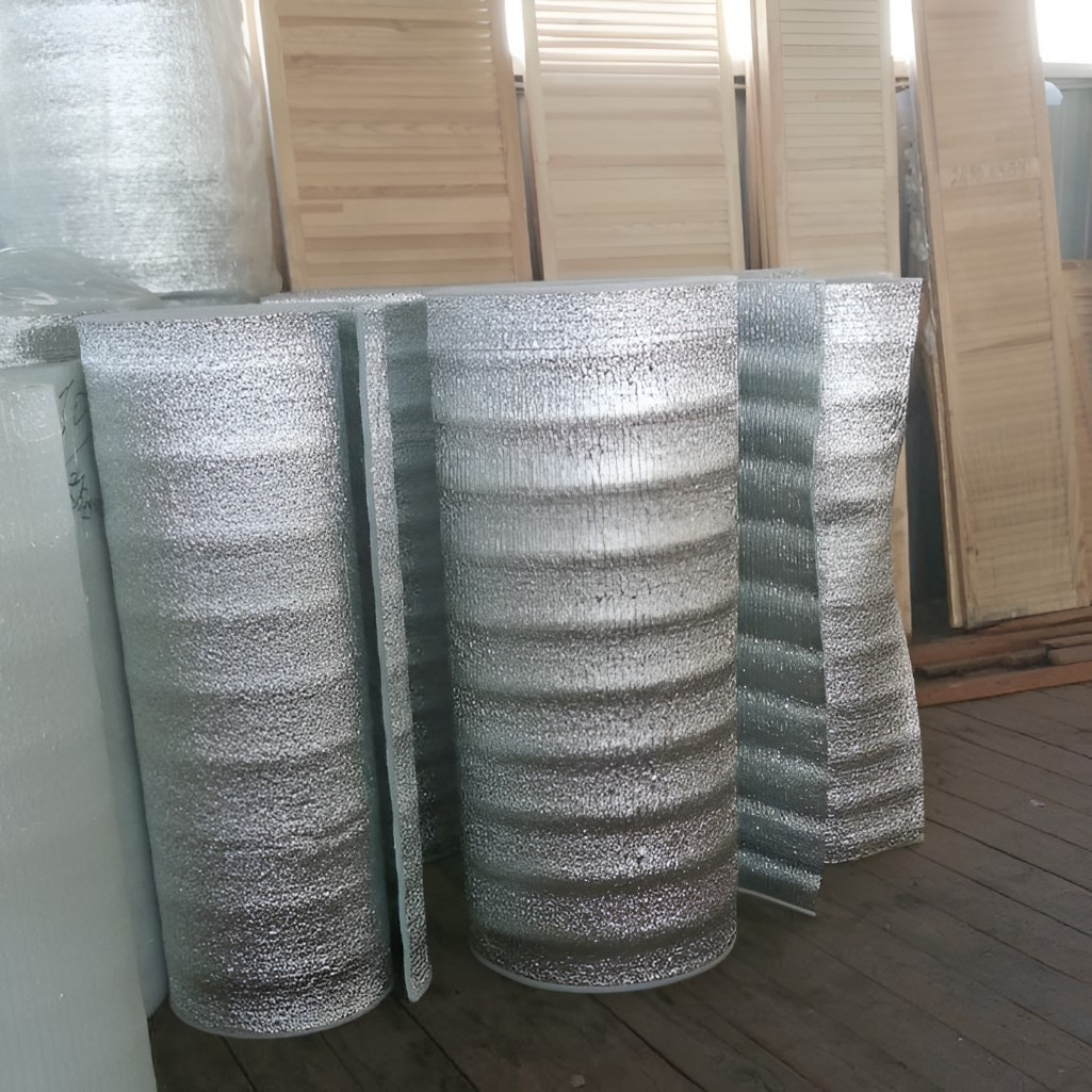 Утеплитель Тепофол В фольга, вспененный полиэтилен, двусторонний, 5 мм, ширина 1050 мм, на отрез от 1 п.м