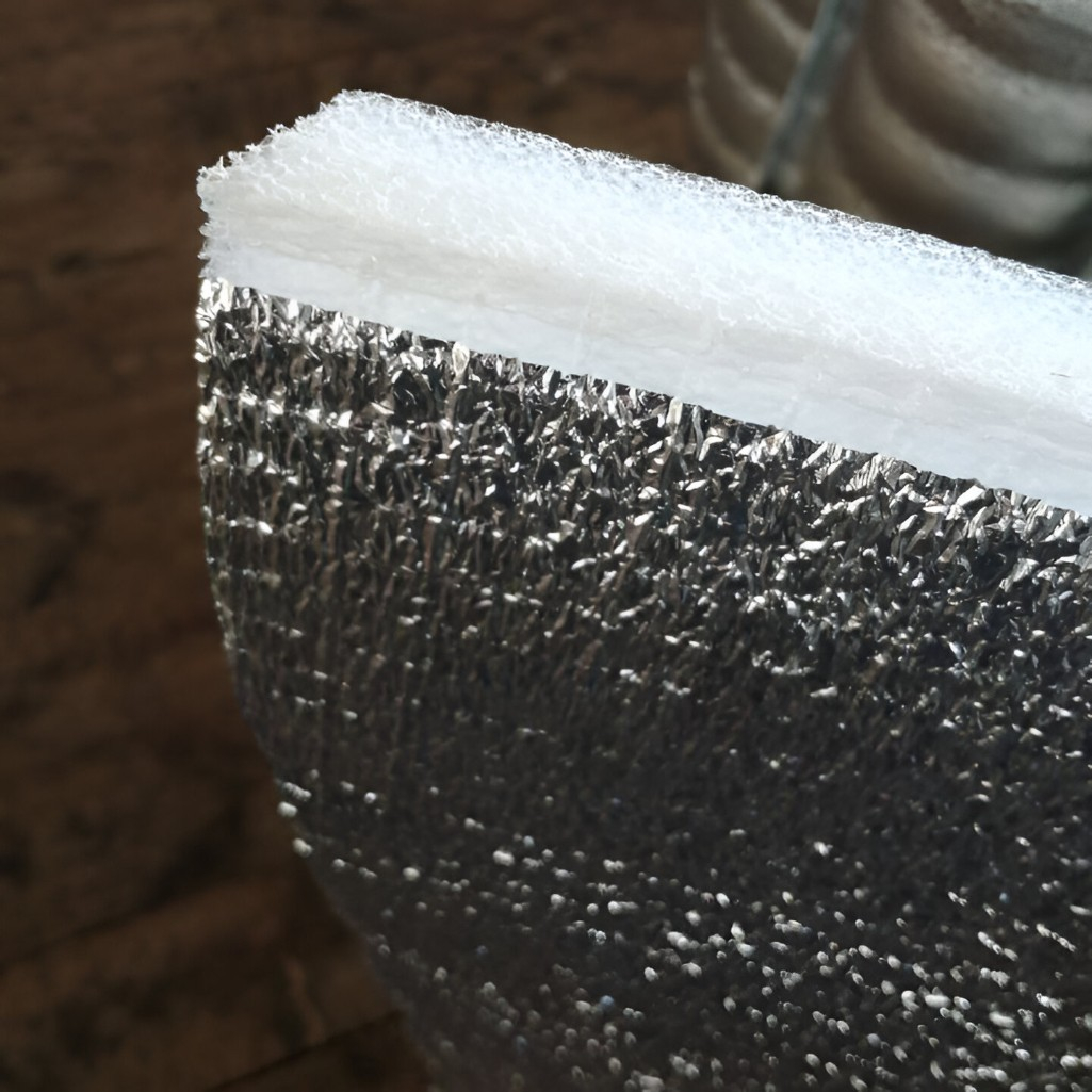 Утеплитель Тепофол В фольга, вспененный полиэтилен, двусторонний, 5 мм, ширина 1050 мм, на отрез от 1 п.м